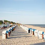 Hamptons House Апартаменты *